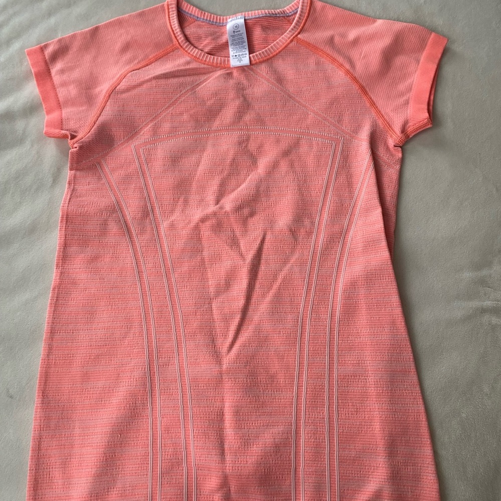 Ivivva (Lululemon brand) short sleeve top